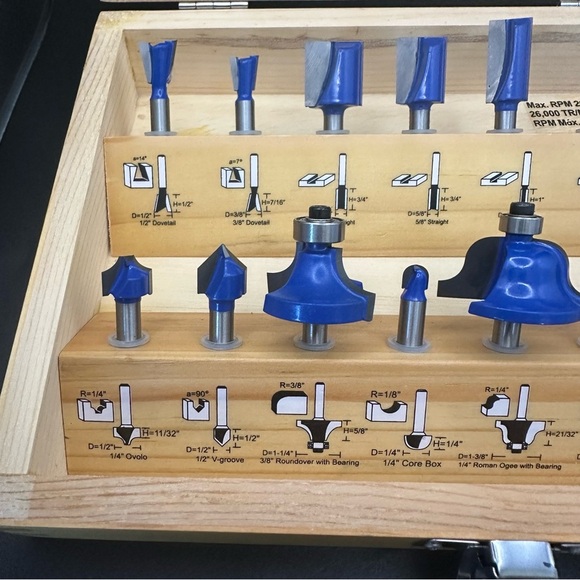 Ryobi Router 15 Bit Set in Wooden Case - Picture 3 of 10